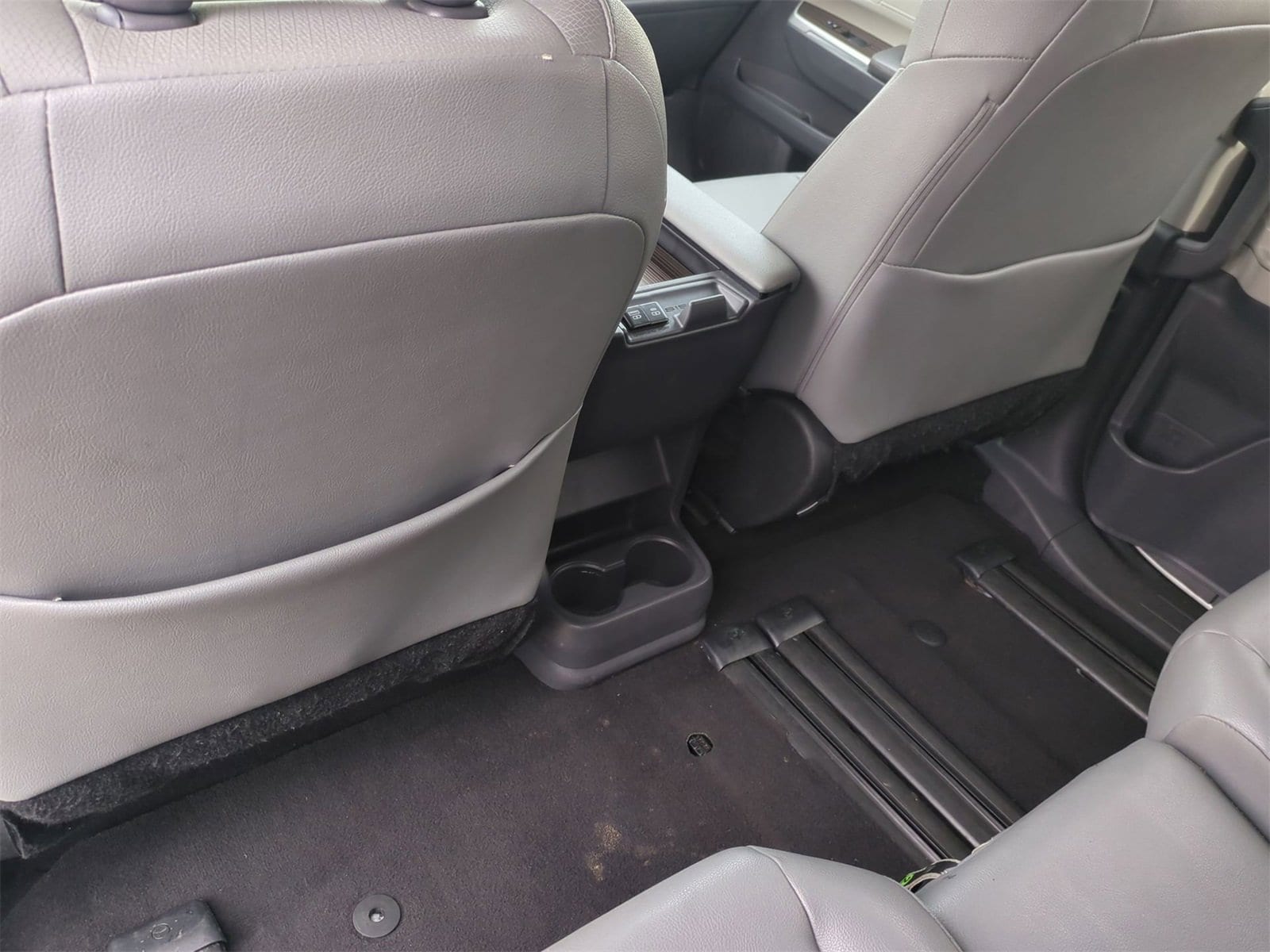 Thumbnail: 2024 Toyota Sienna - 18