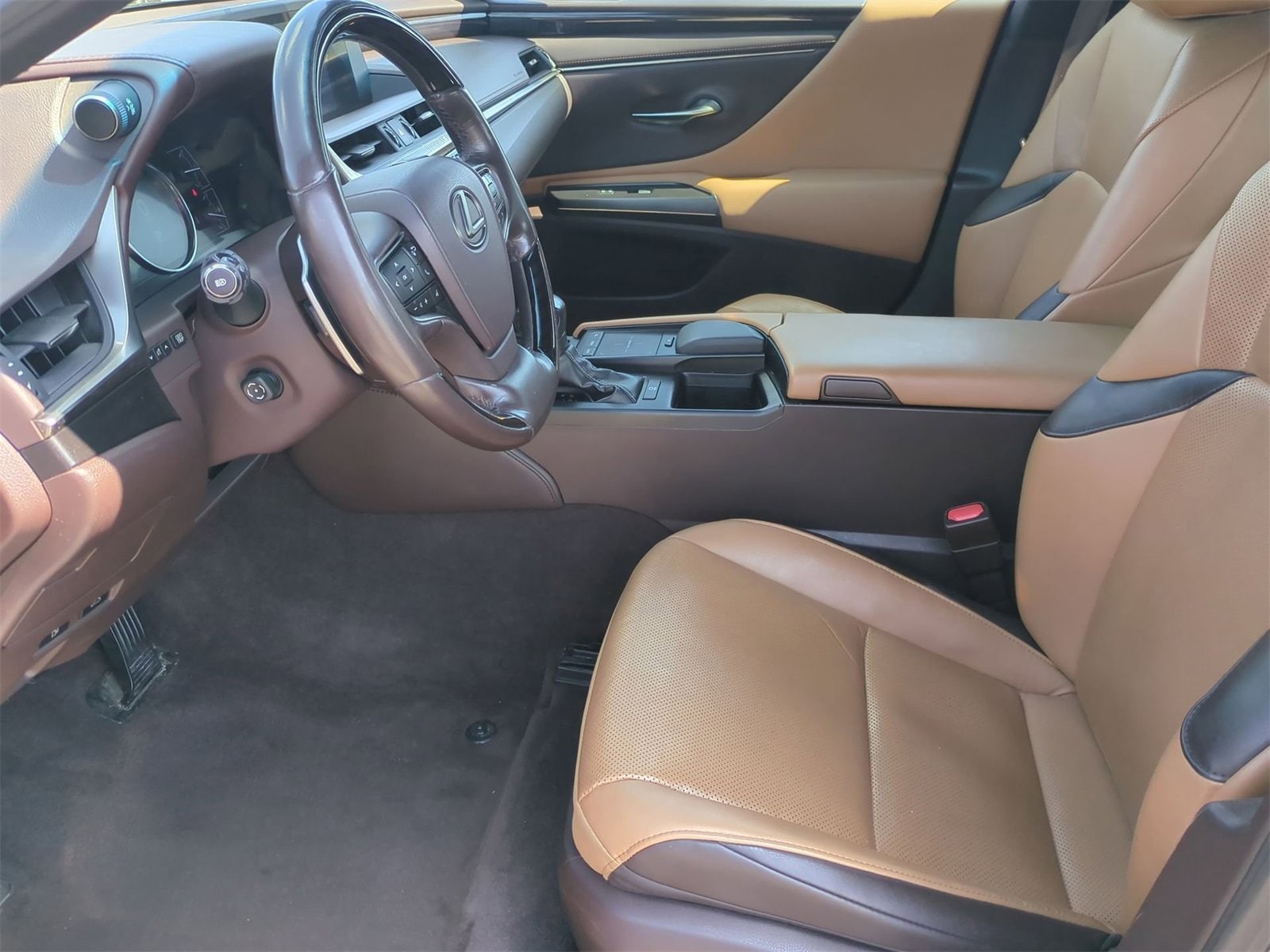 Thumbnail: 2019 Lexus ES - 15