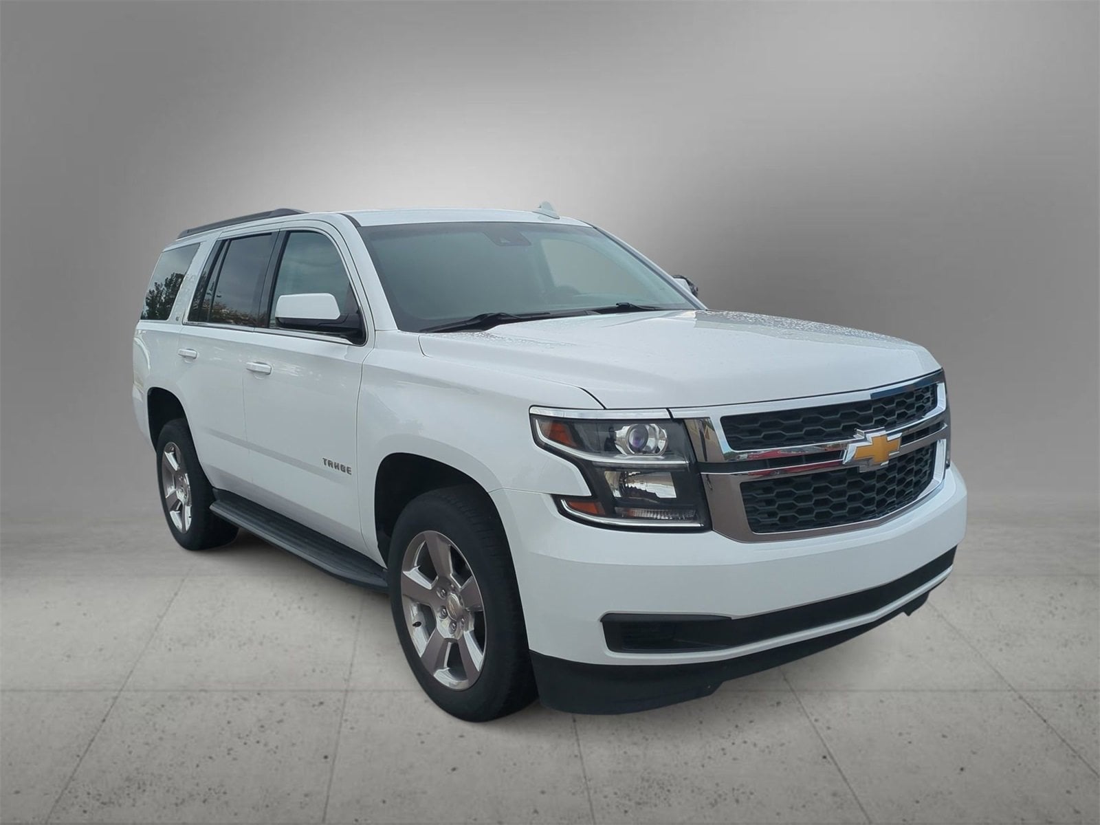 Thumbnail: 2017 Chevrolet Tahoe - 2