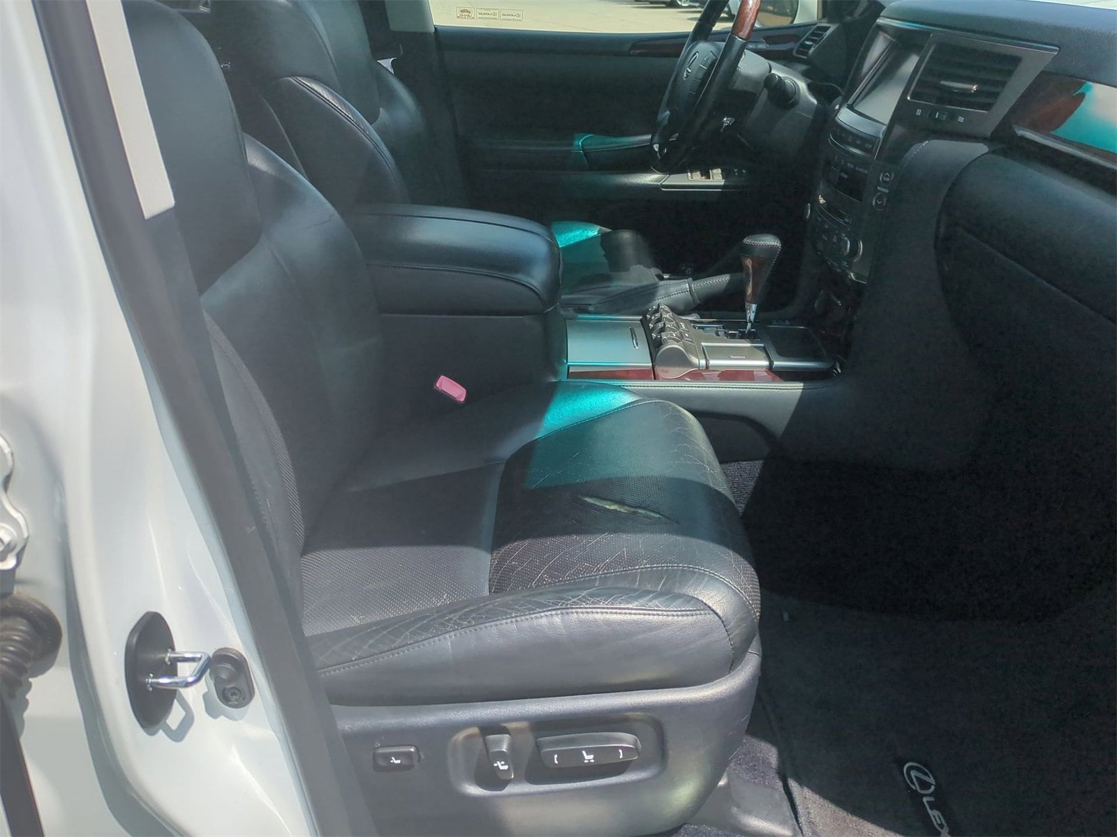 Thumbnail: 2011 Lexus LX - 23
