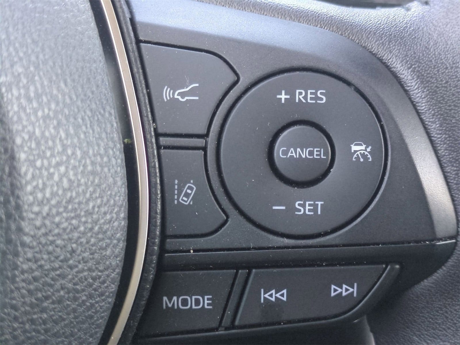 Thumbnail: 2023 Toyota RAV4 - 26