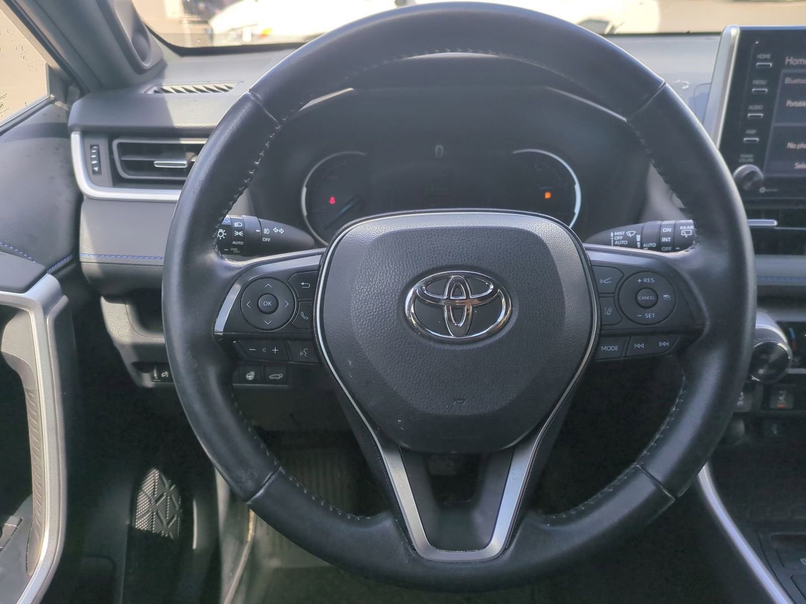 Thumbnail: 2020 Toyota RAV4 - 24