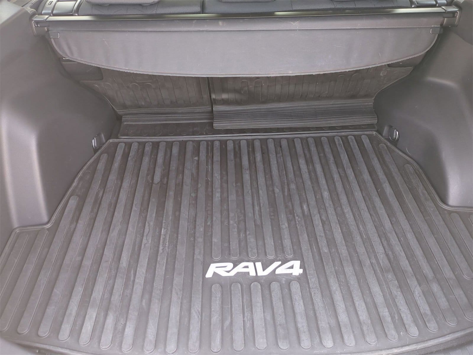Thumbnail: 2021 Toyota RAV4 - 34