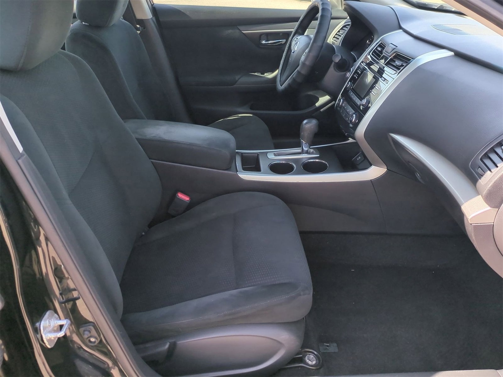Thumbnail: 2015 Nissan Altima - 21