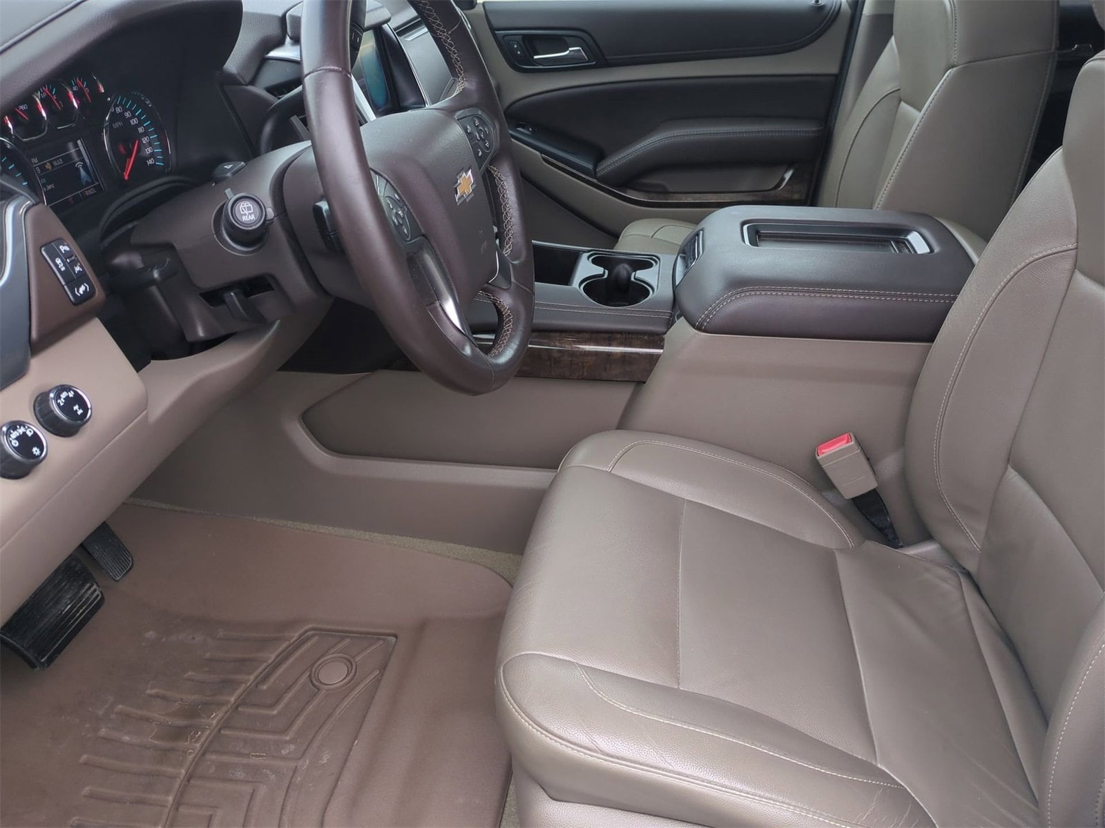 Thumbnail: 2017 Chevrolet Tahoe - 16