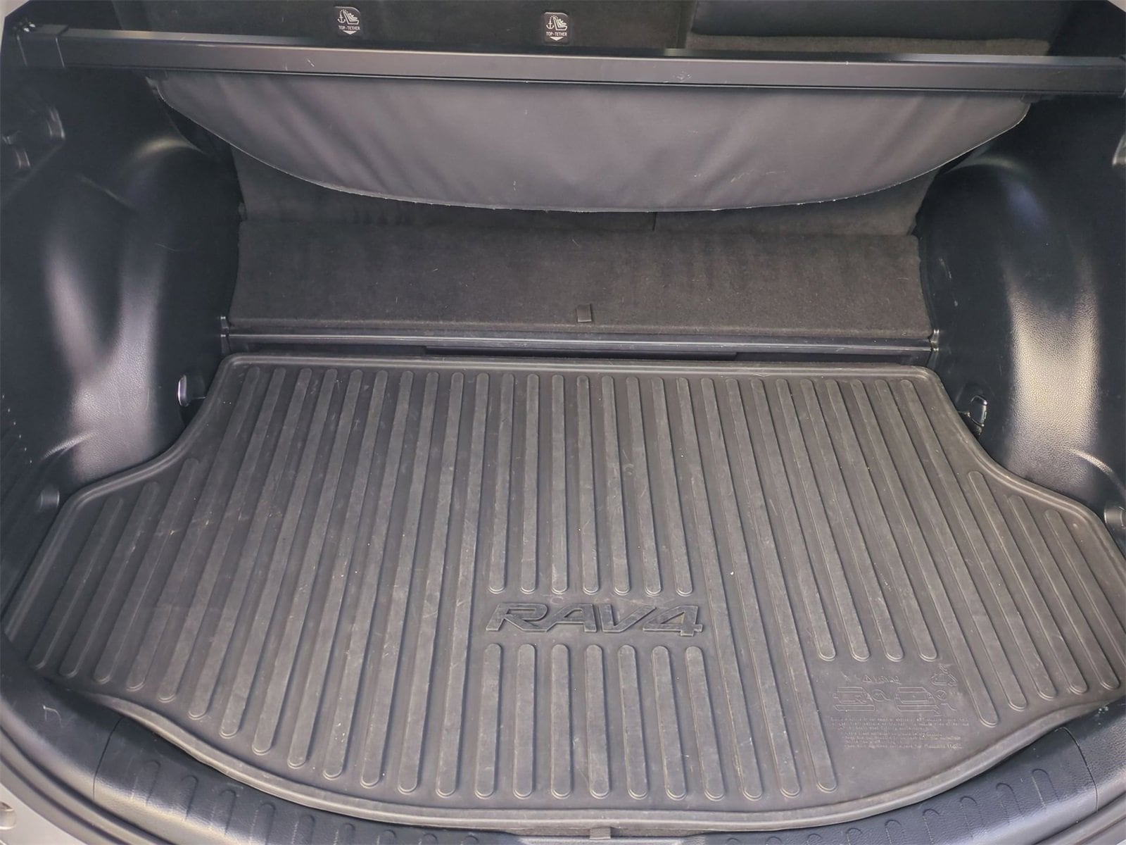 Thumbnail: 2017 Toyota RAV4 - 35