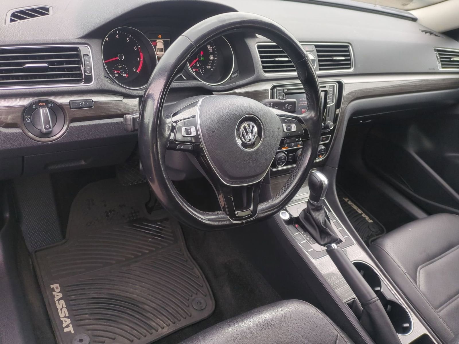 Thumbnail: 2017 Volkswagen Passat - 10