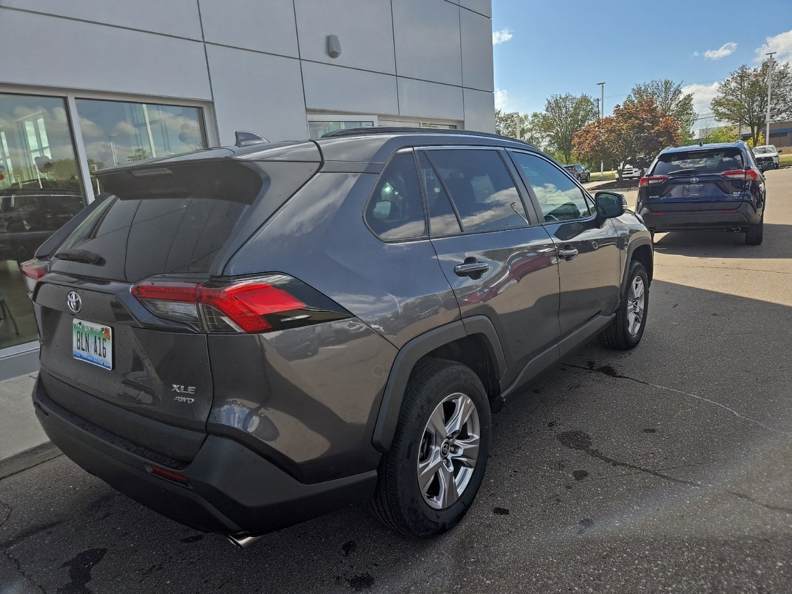 Thumbnail: 2022 Toyota RAV4 - 3
