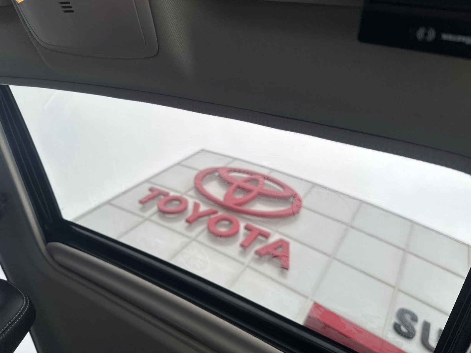 Thumbnail: 2017 Toyota RAV4 - 11