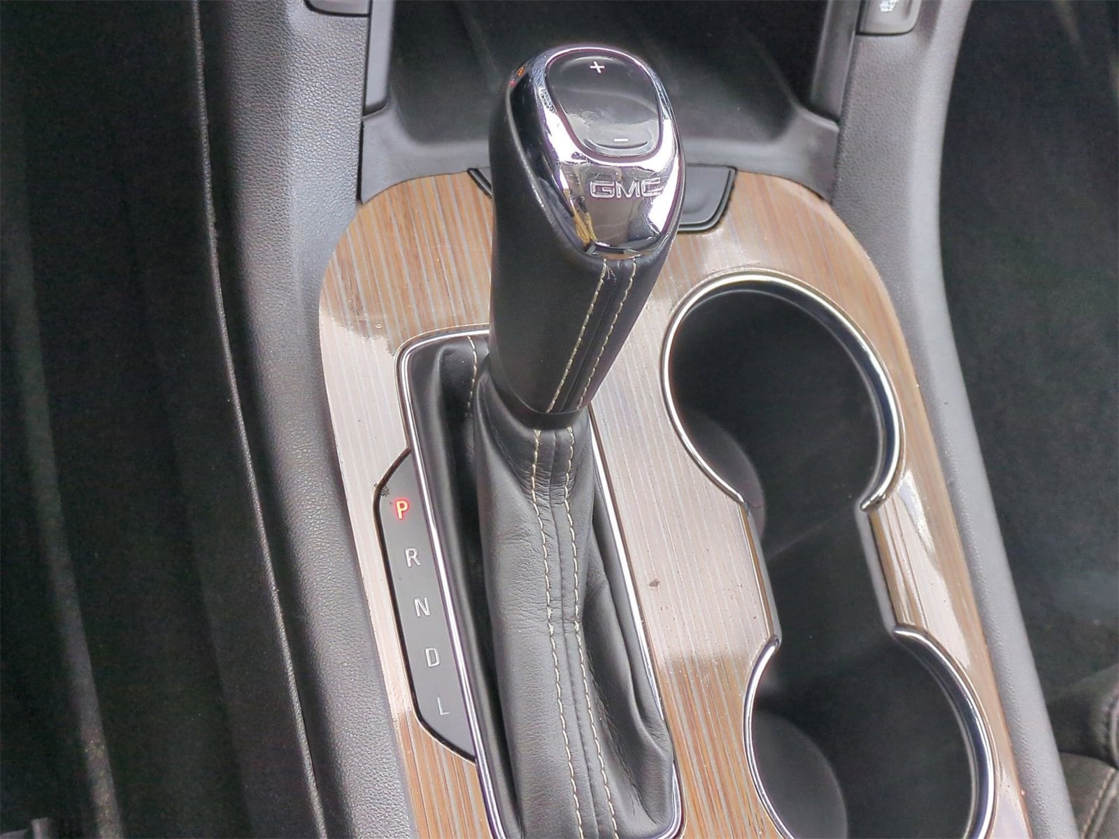Thumbnail: 2019 GMC Acadia - 32