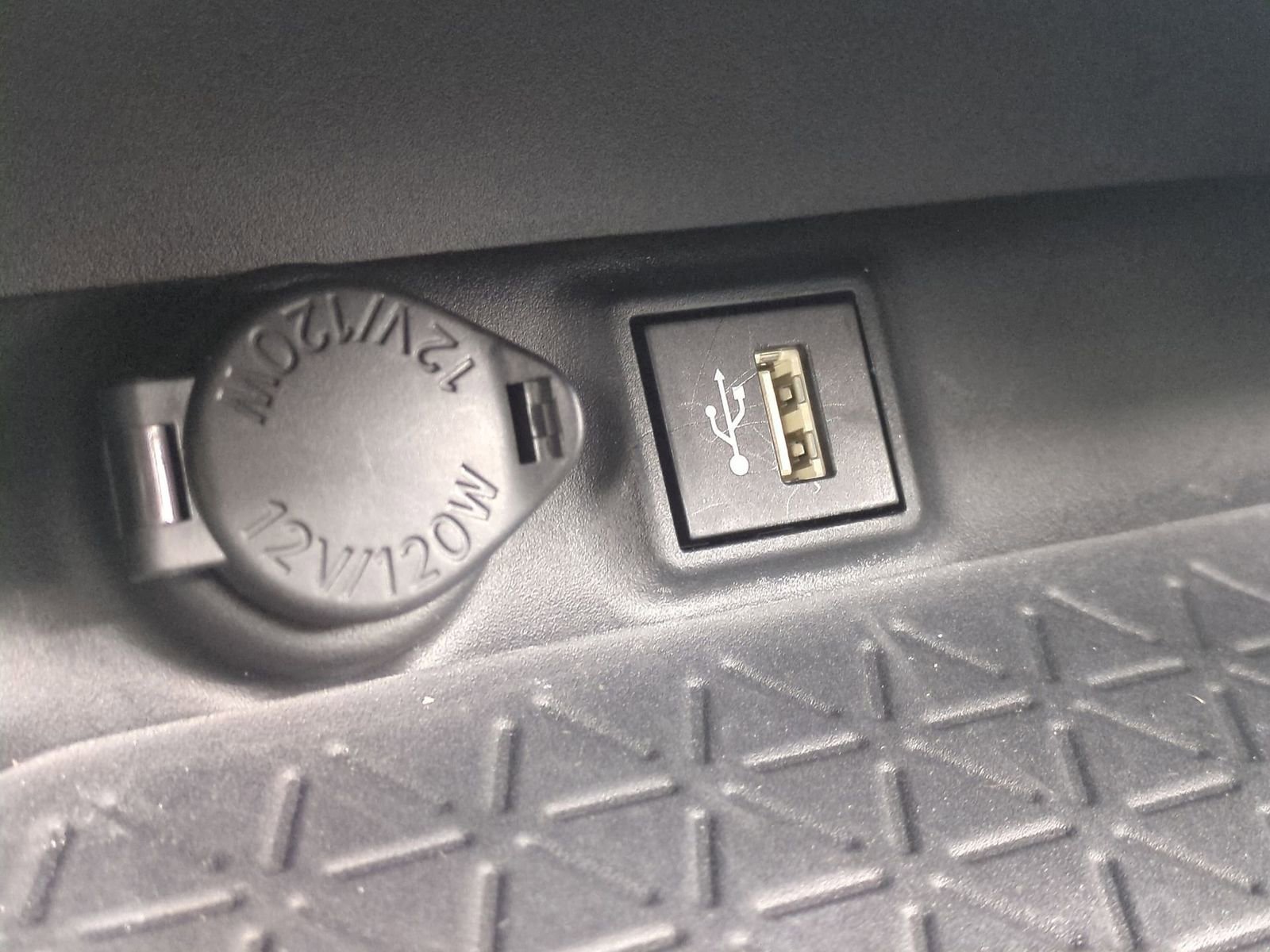 Thumbnail: 2024 Toyota RAV4 - 31