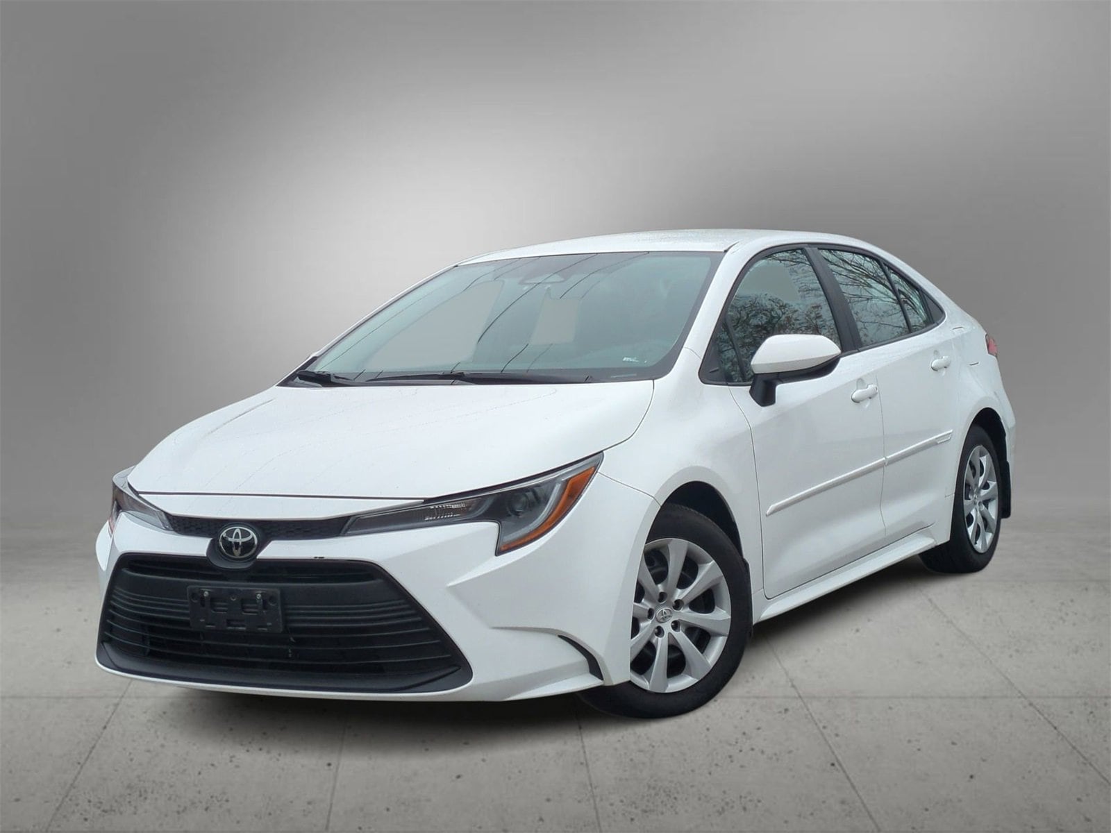 2024 Toyota Corolla LE's photo