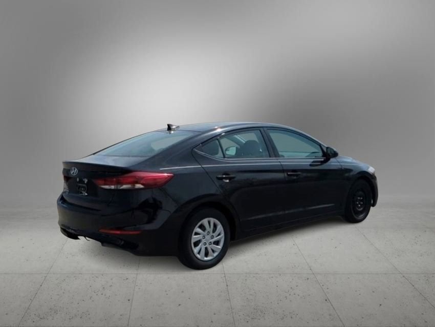 2017 Hyundai Elantra SE 8