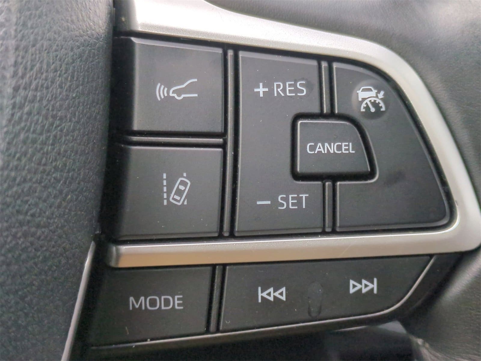 Thumbnail: 2022 Toyota Highlander - 27