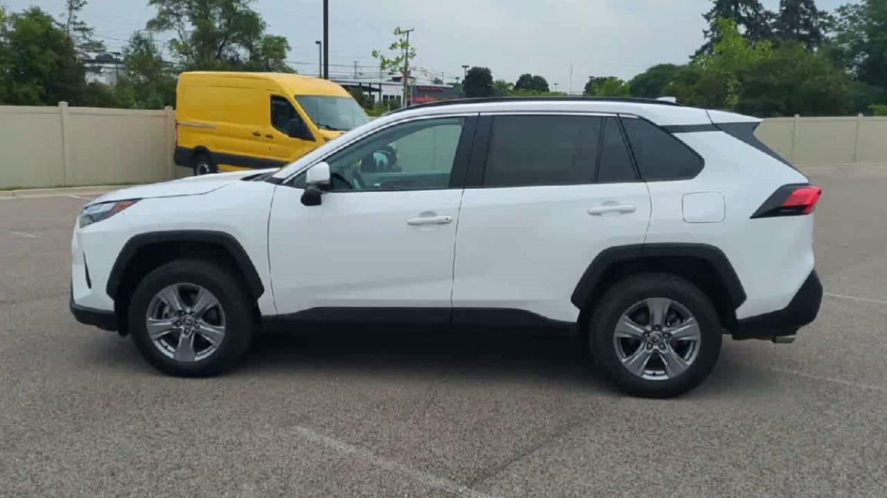 Thumbnail: 2022 Toyota RAV4 - 5