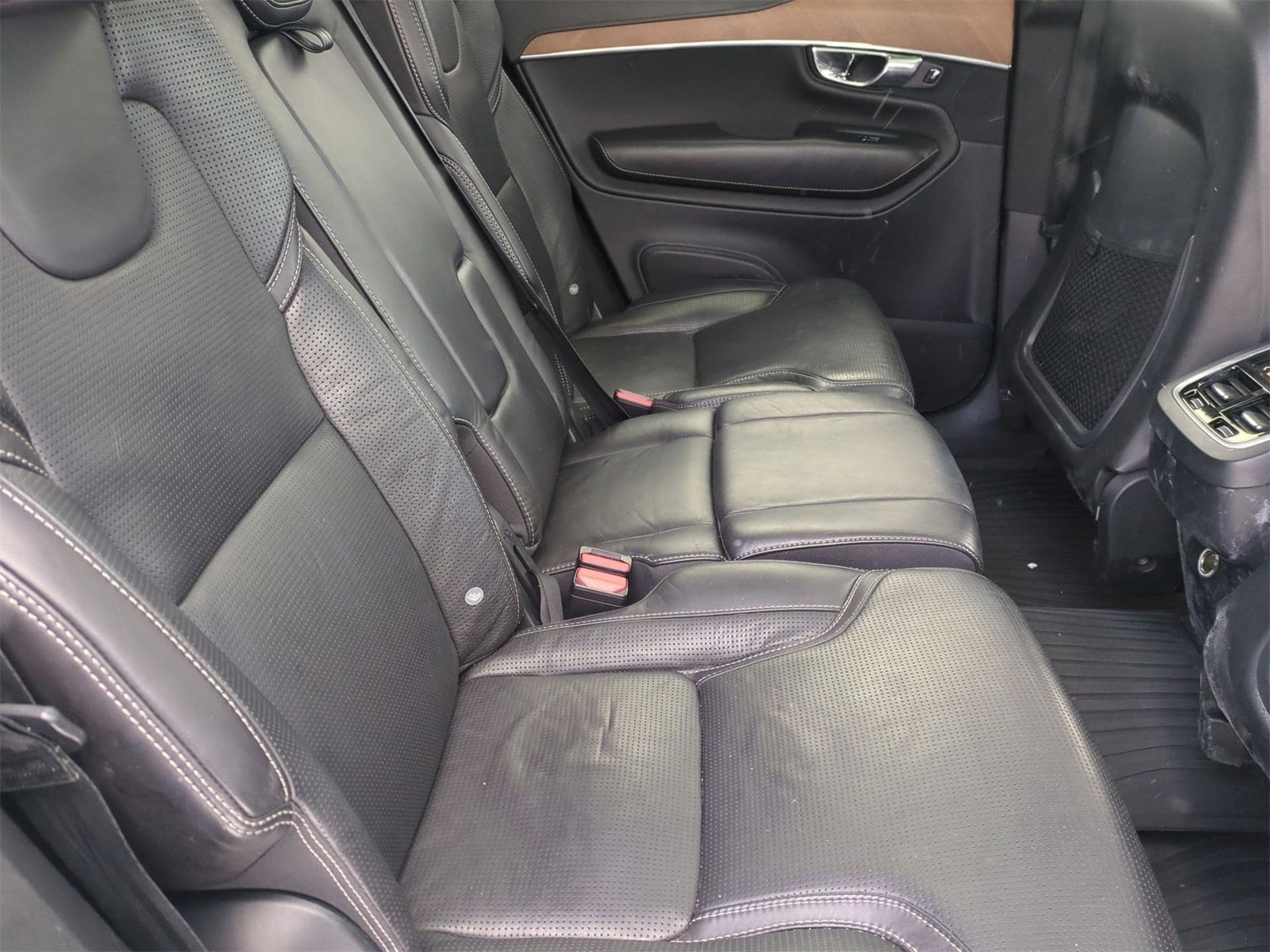 Thumbnail: 2016 Volvo XC90 - 21