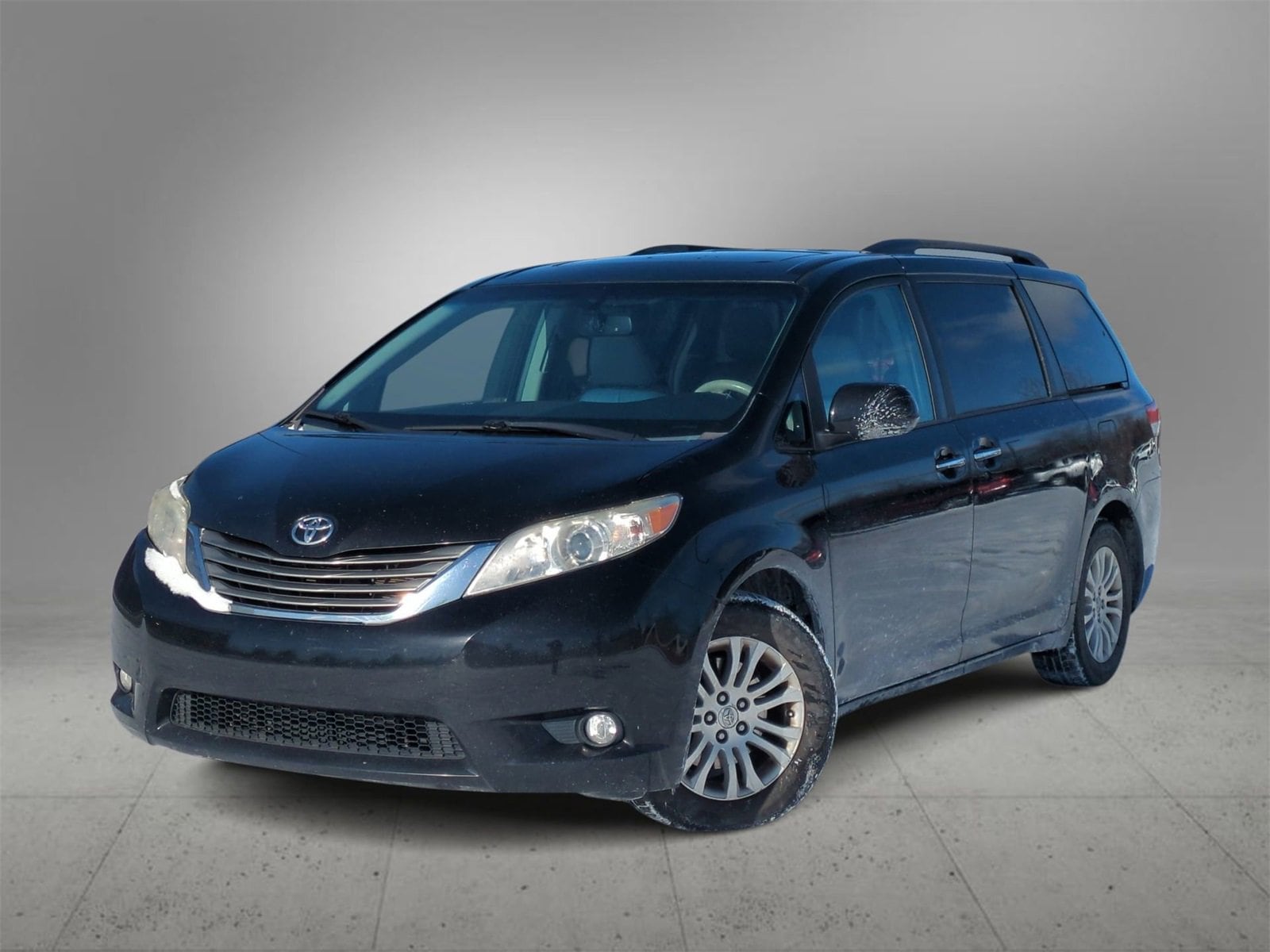 2013 Toyota Sienna  -
                  Farmington Hills, MI