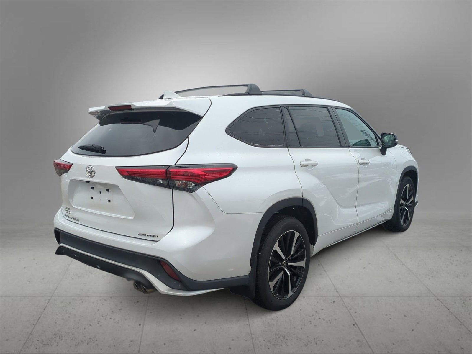Thumbnail: 2022 Toyota Highlander - 8