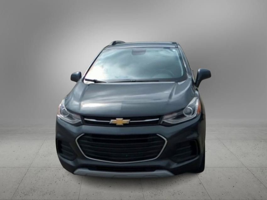 Thumbnail: 2018 Chevrolet Trax - 3