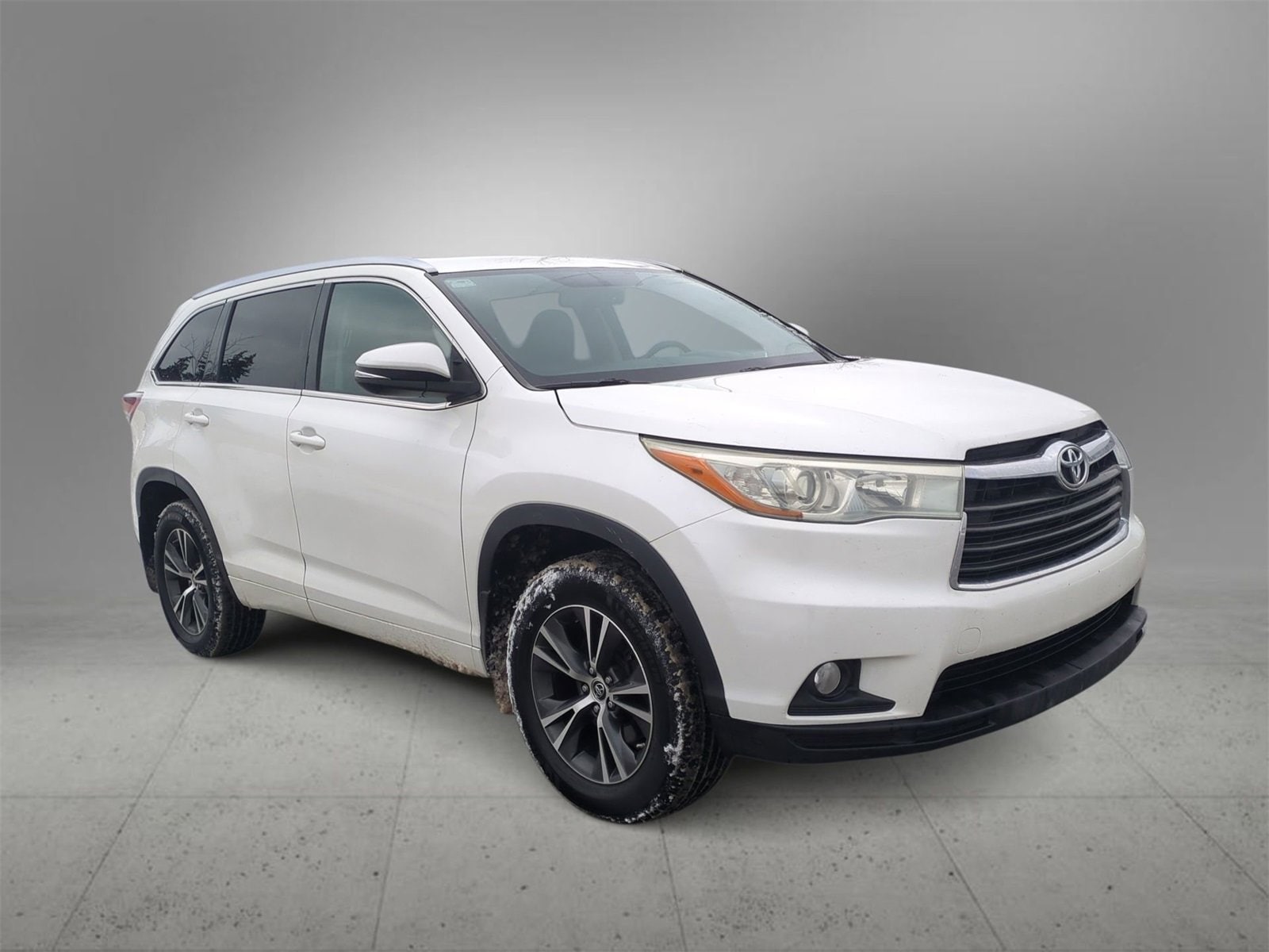 Thumbnail: 2016 Toyota Highlander - 2