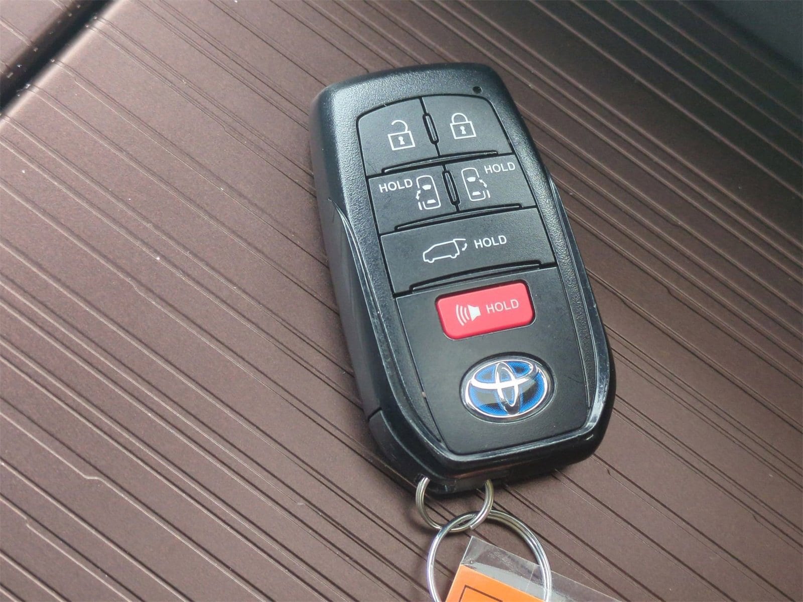 Thumbnail: 2022 Toyota Sienna - 38