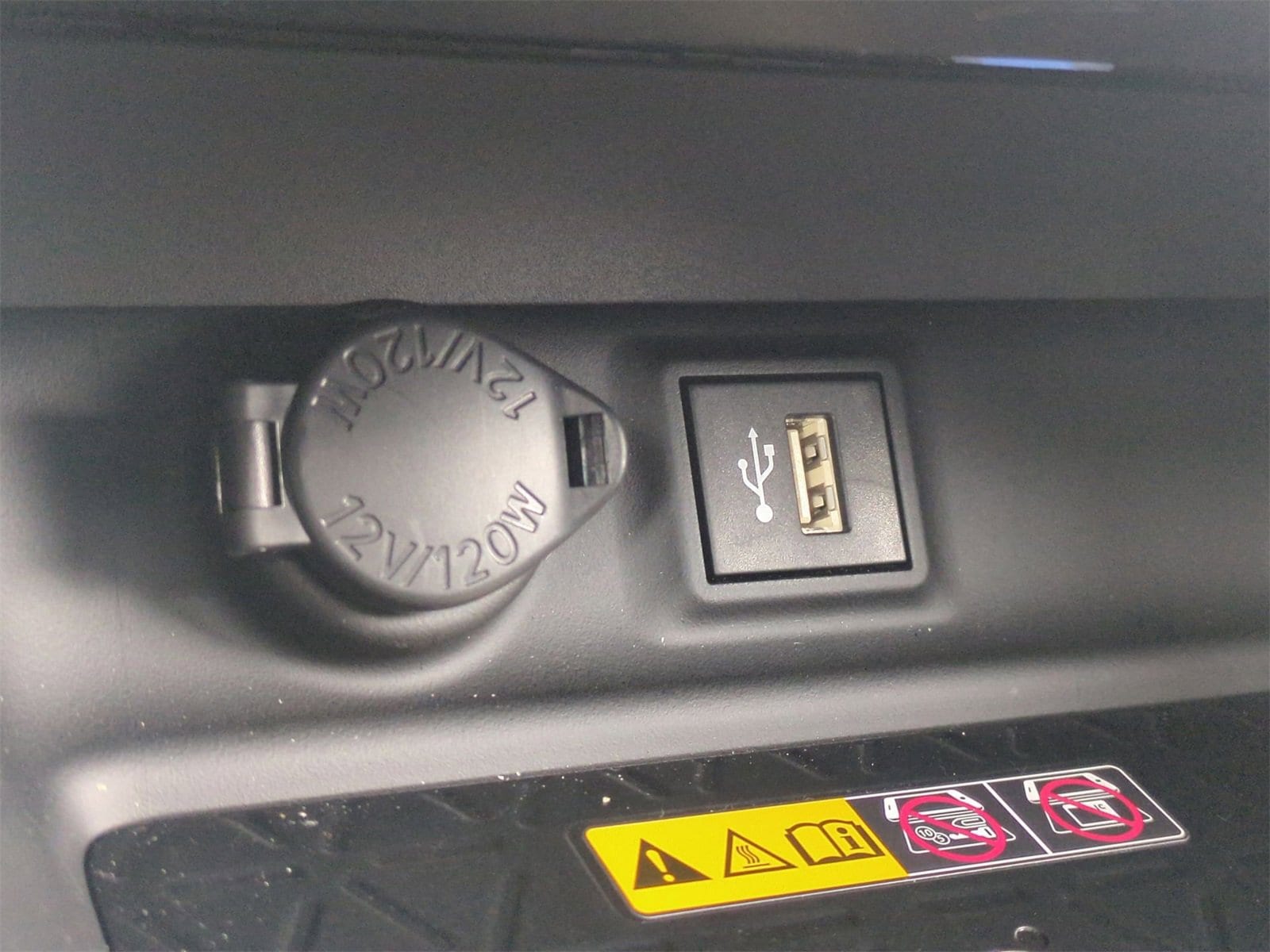 Thumbnail: 2025 Toyota RAV4 - 32