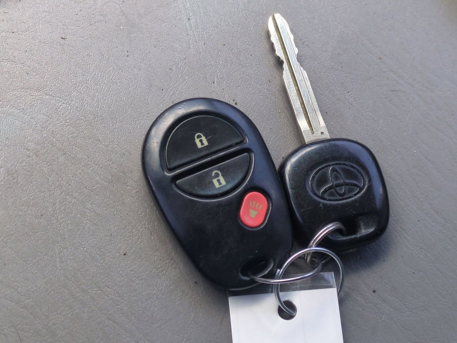 Thumbnail: 2005 Toyota Sienna - 29