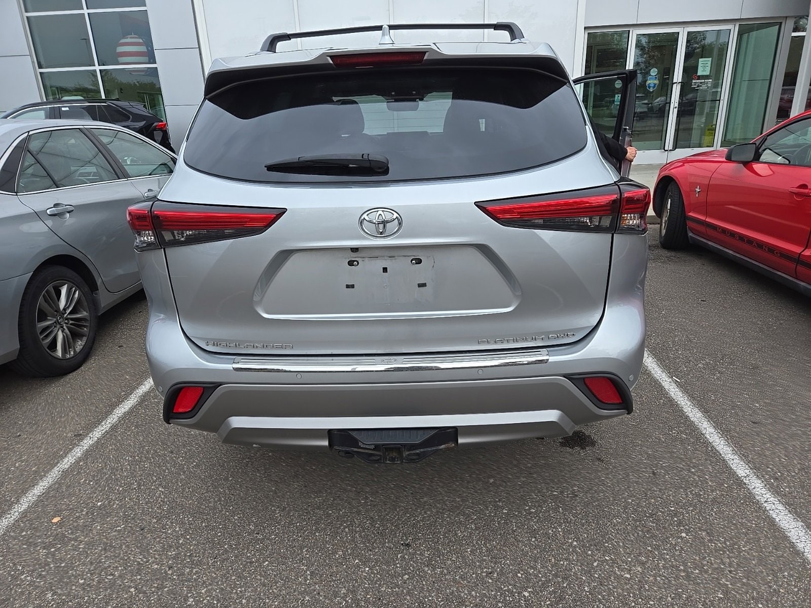 Thumbnail: 2022 Toyota Highlander - 4