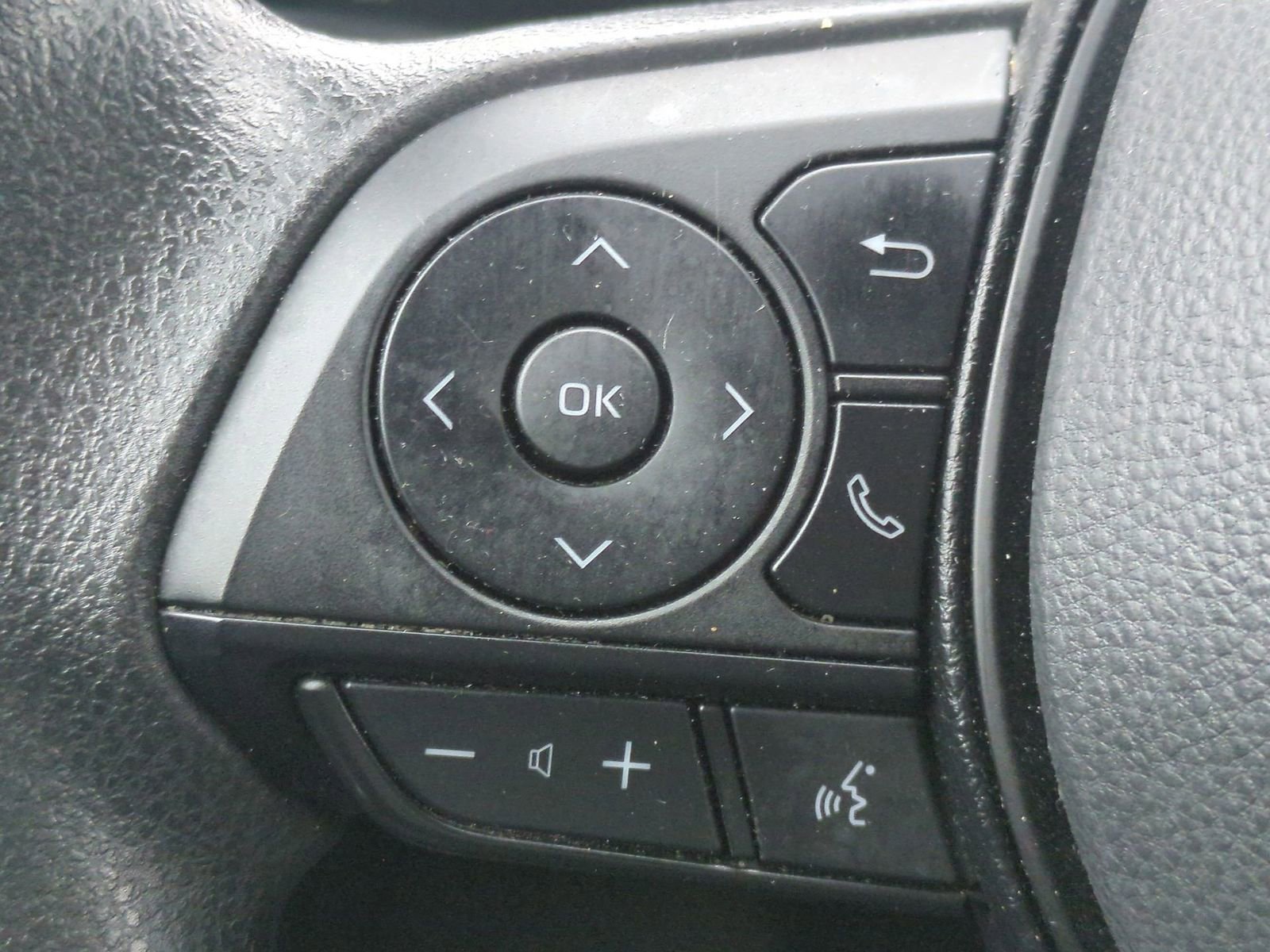 Thumbnail: 2023 Toyota RAV4 - 23