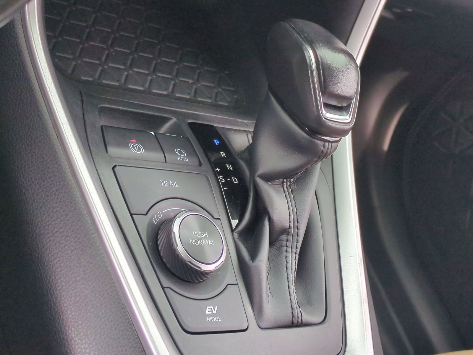 Thumbnail: 2024 Toyota RAV4 - 32