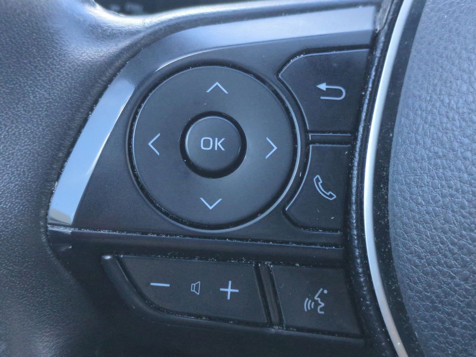 Thumbnail: 2020 Toyota RAV4 - 25