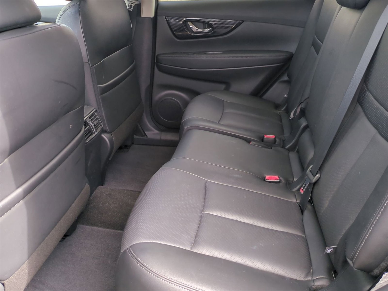 Thumbnail: 2019 Nissan Rogue - 19