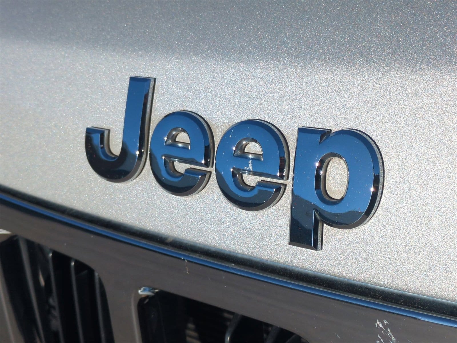 Thumbnail: 2012 Jeep Grand Cherokee - 12
