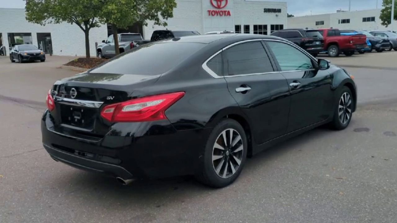 Thumbnail: 2018 Nissan Altima - 8
