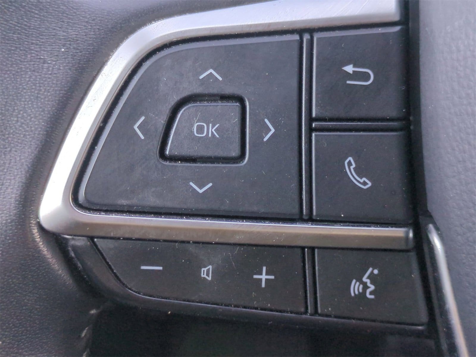 Thumbnail: 2021 Toyota Highlander - 26