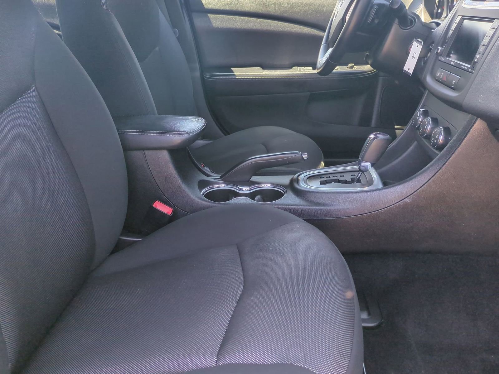 Thumbnail: 2013 Dodge Avenger - 21