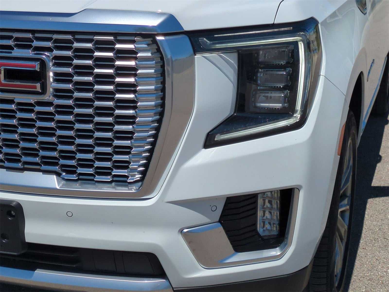 Thumbnail: 2021 GMC Yukon XL - 11