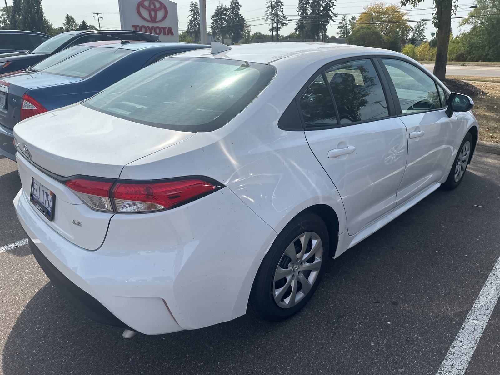2025 Toyota Corolla LE photo 3