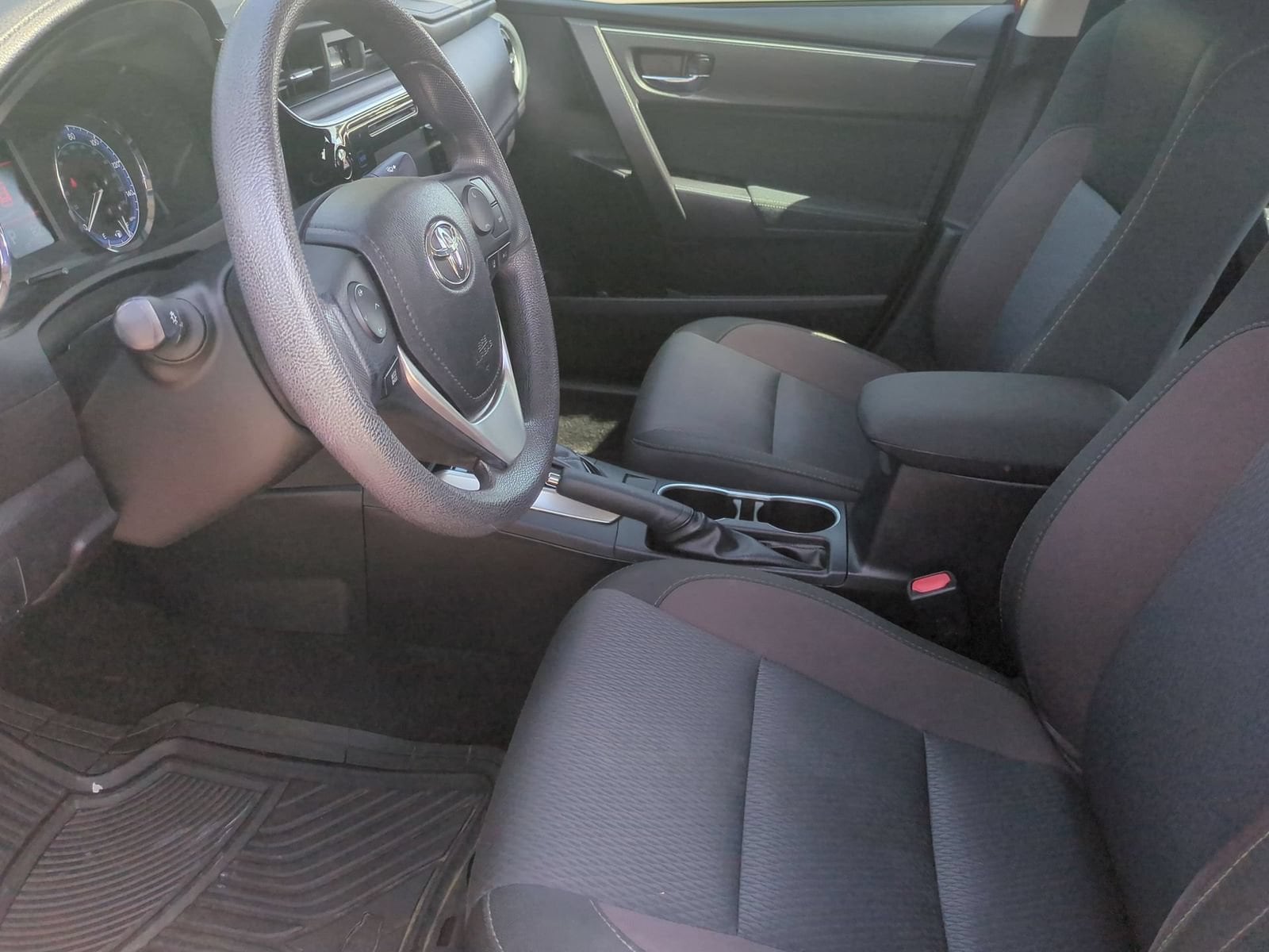 Thumbnail: 2018 Toyota Corolla - 16