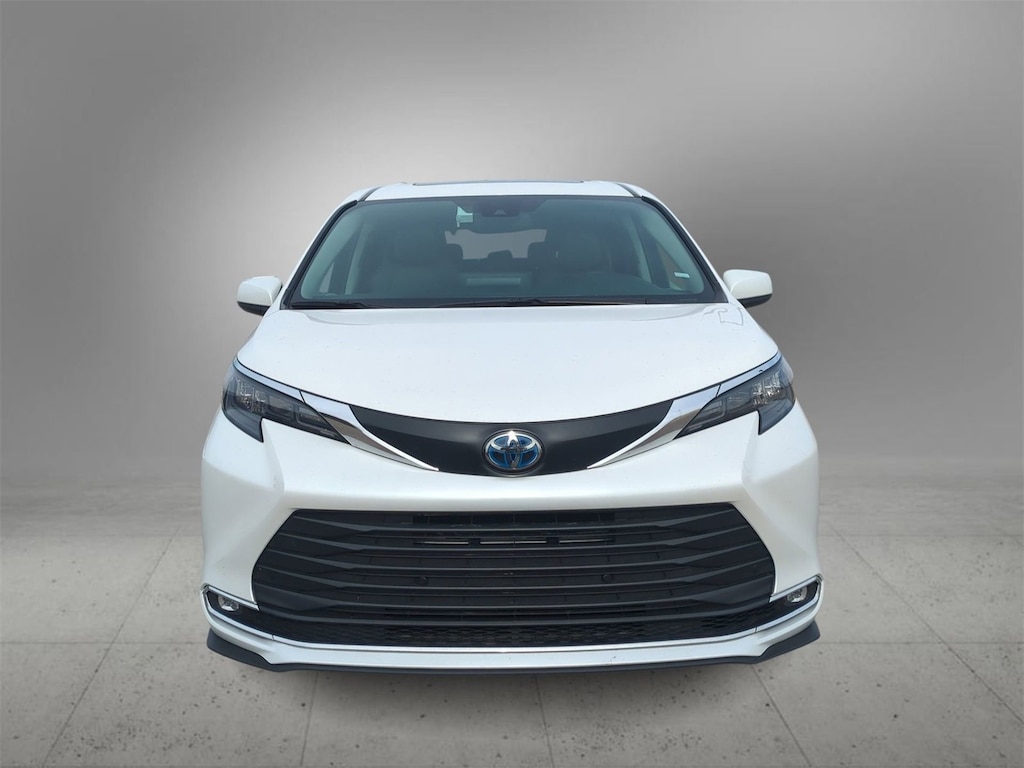 Used 2024 Toyota Sienna XLE Van Passenger Van