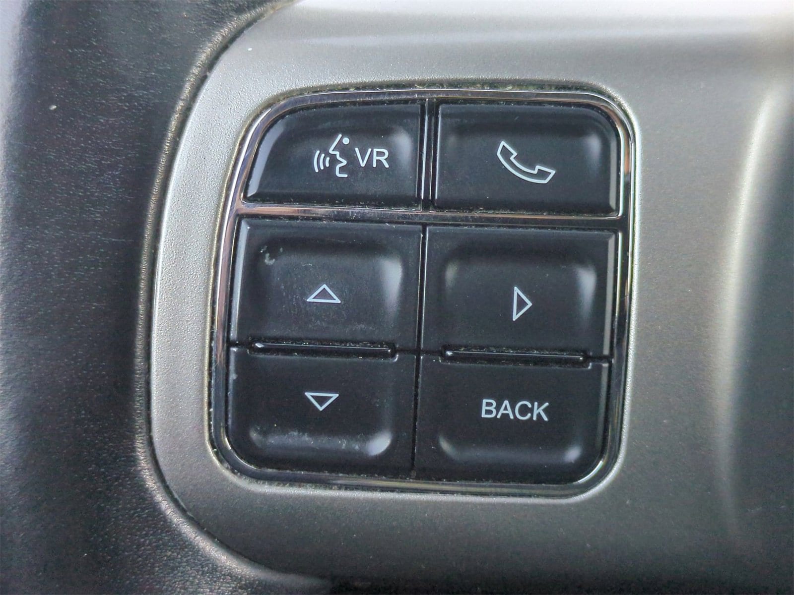 Thumbnail: 2012 Jeep Grand Cherokee - 25