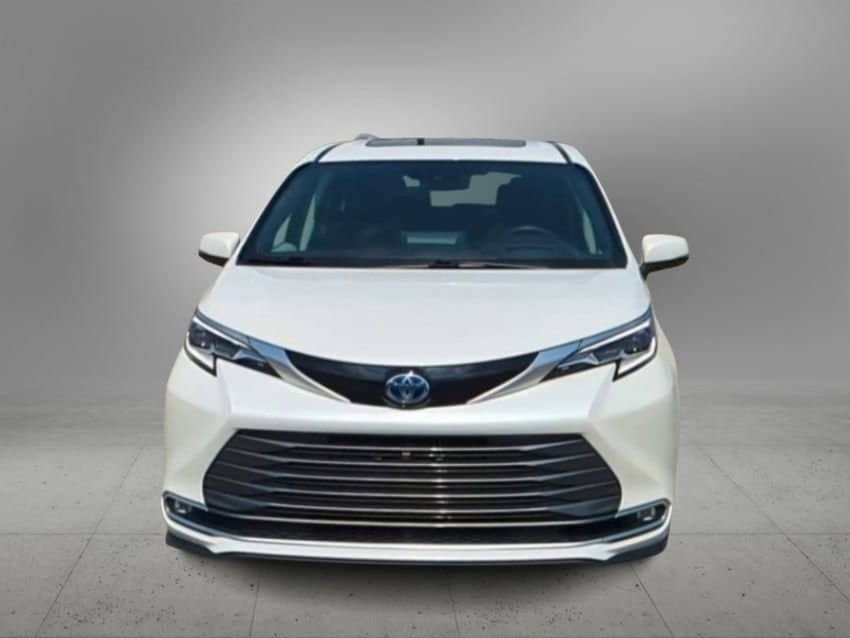 2021 Toyota Sienna Platinum 3