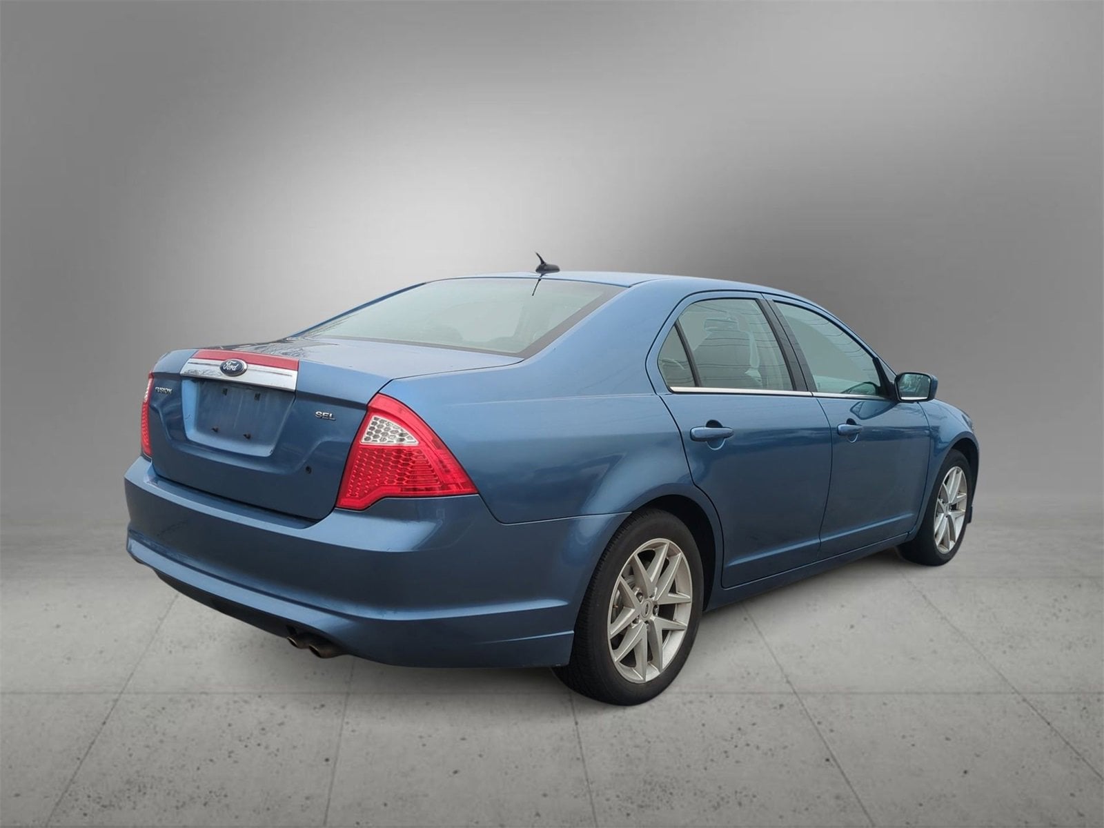 Thumbnail: 2010 Ford Fusion - 8