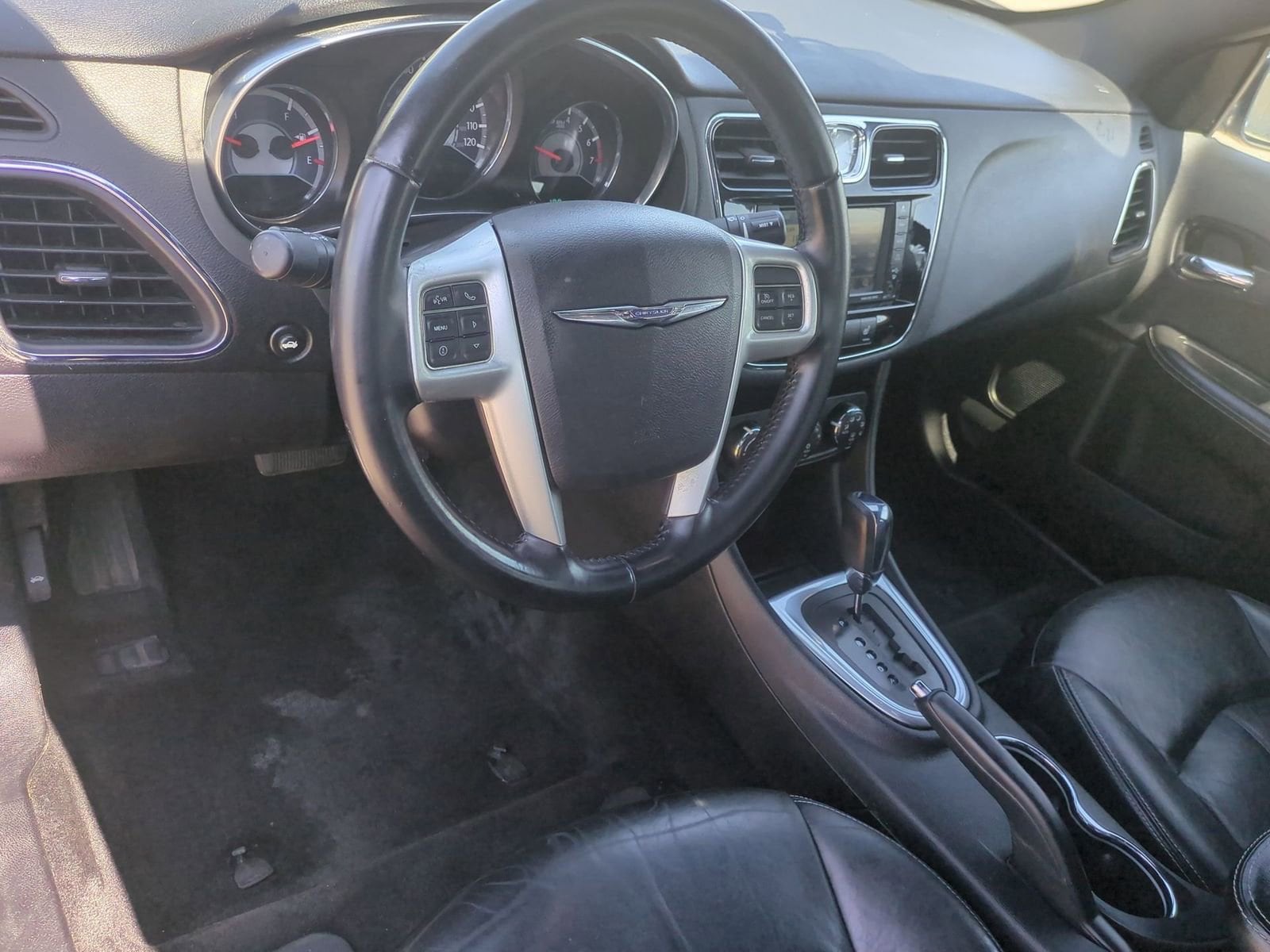 Thumbnail: 2012 Chrysler 200 - 10