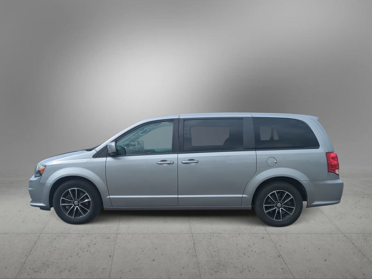 Thumbnail: 2019 Dodge Grand Caravan - 5
