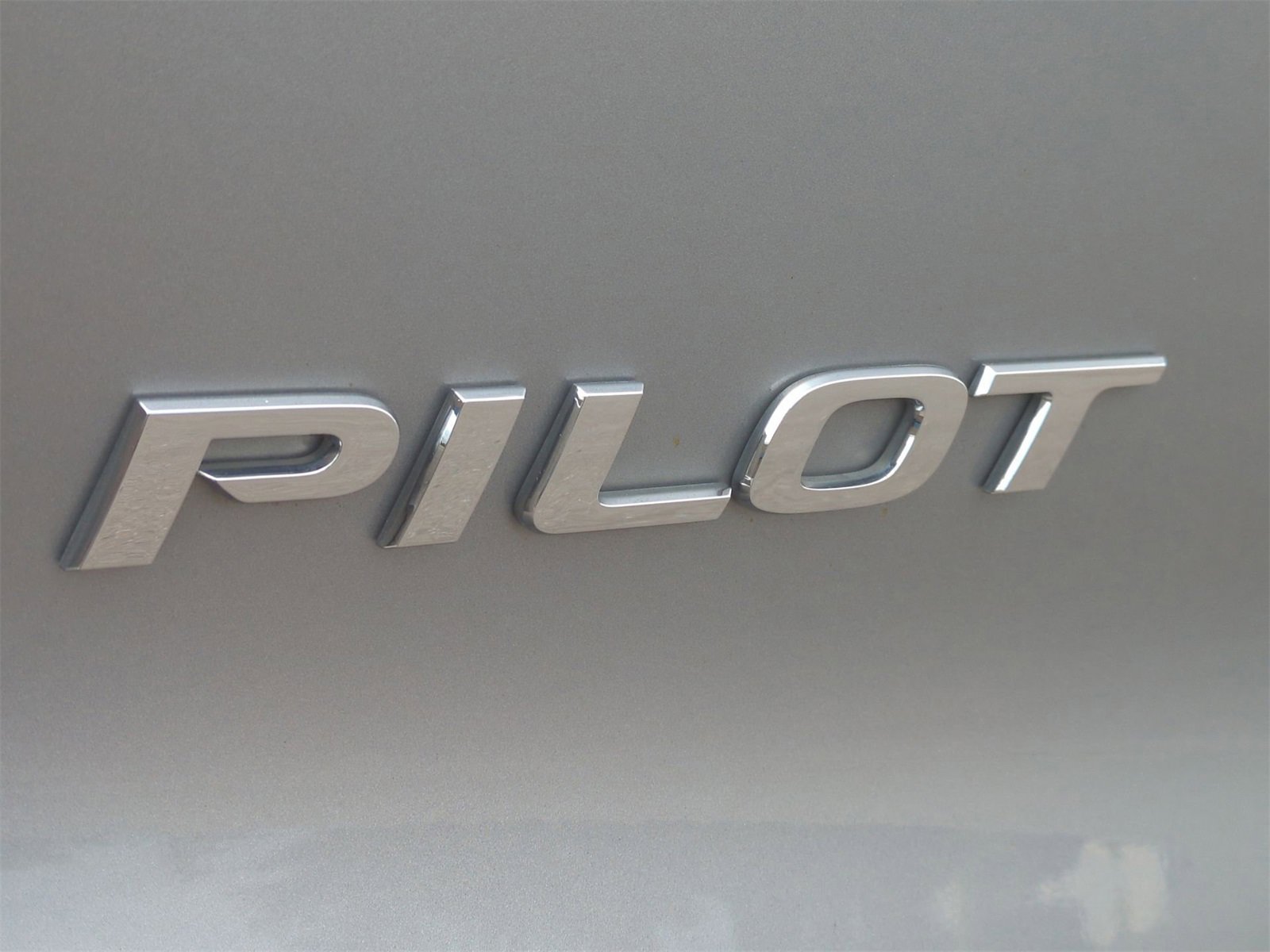 Thumbnail: 2018 Honda Pilot - 13