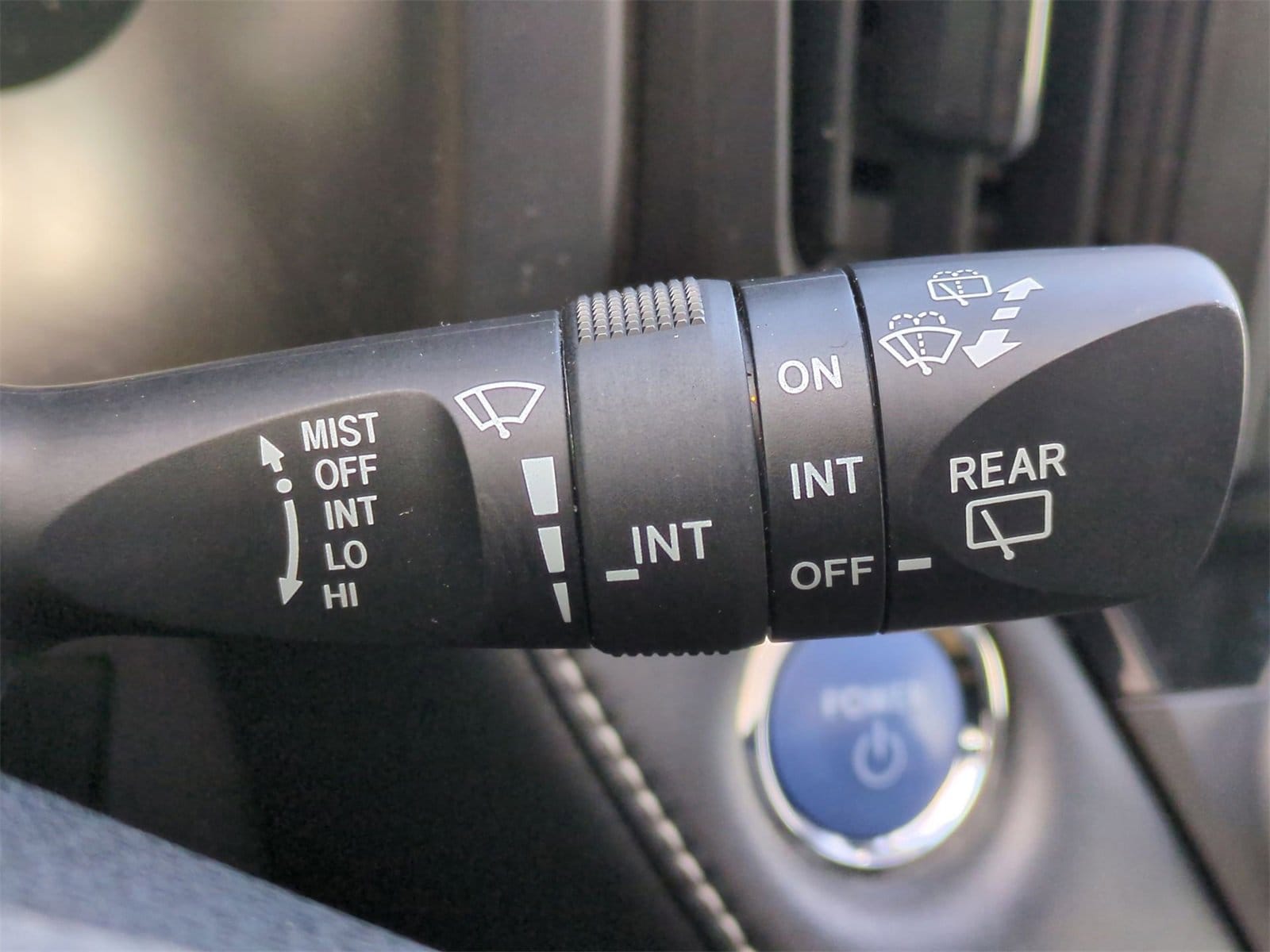 Thumbnail: 2017 Toyota RAV4 - 27