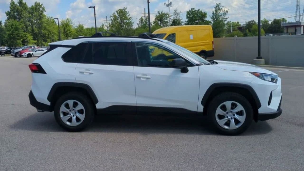 Thumbnail: 2020 Toyota RAV4 - 9