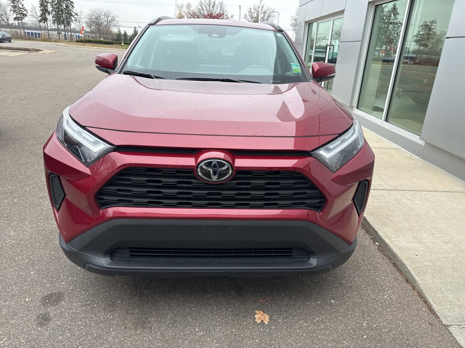 2023 Toyota RAV4 XLE photo 2