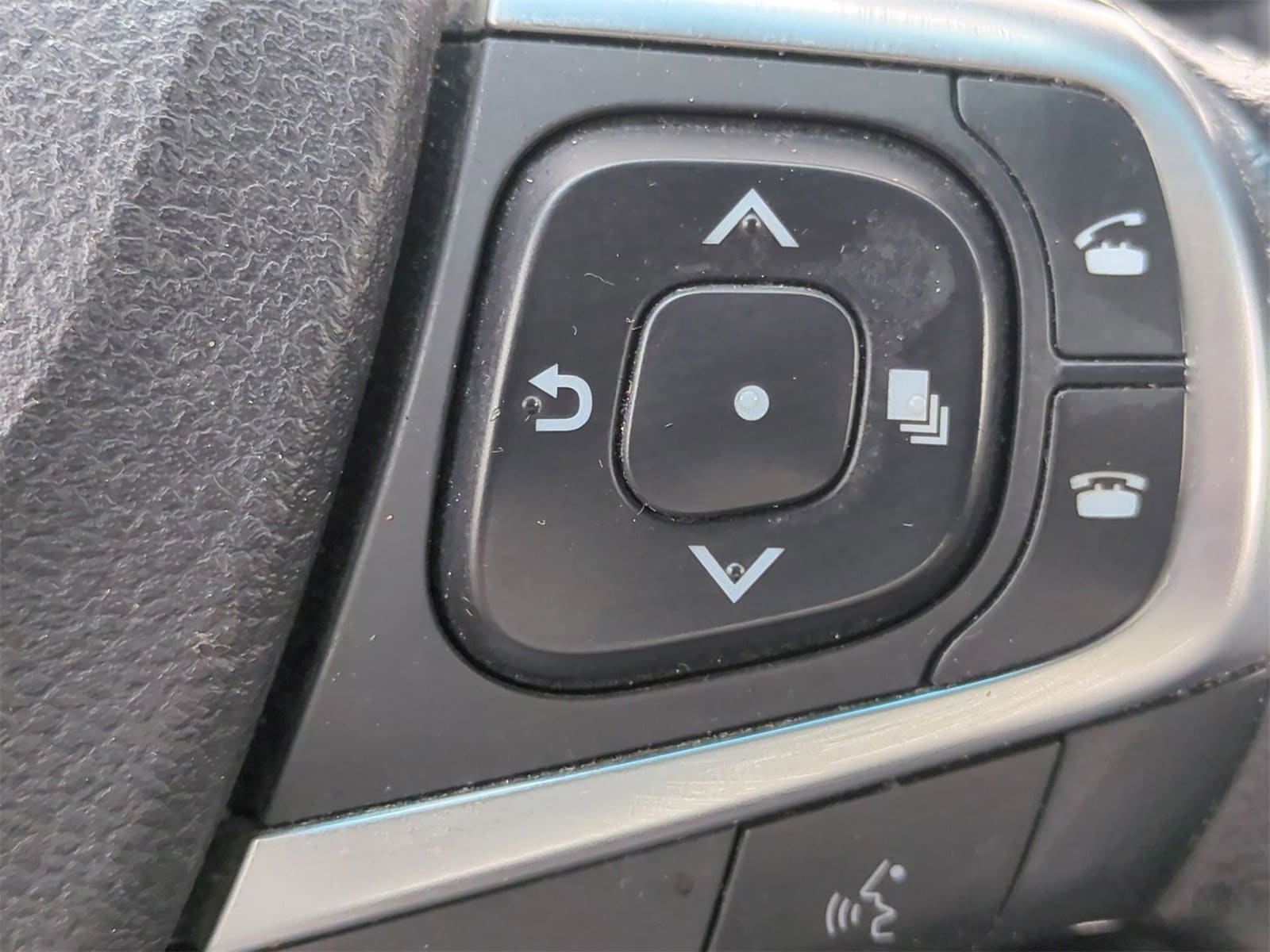 Thumbnail: 2015 Toyota Camry - 24
